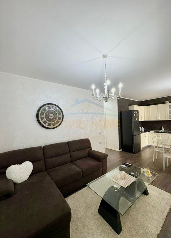 Qera, Apartament 2+1+2+ Post parkimi , Fresk