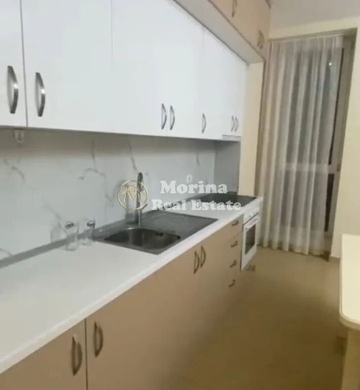 Qera | Apartament 2 + 1 | Bulevardi I Ri | 600 €/muaj