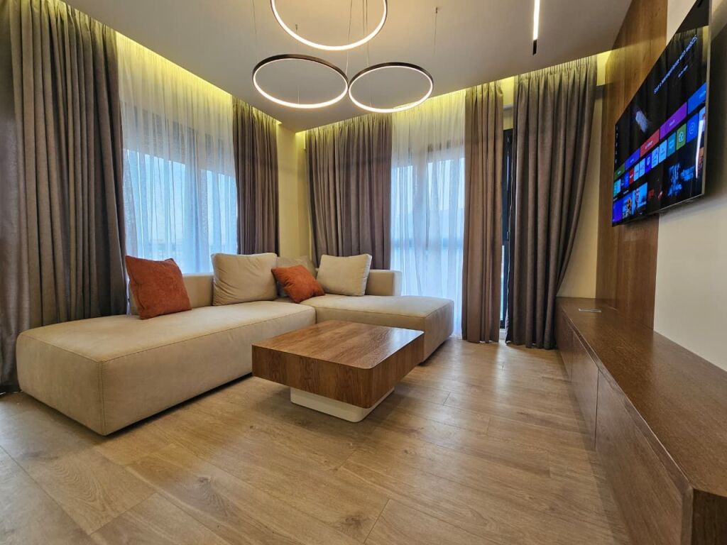 Appartamento 2+1 in affitto non arredato a Kinostudio!