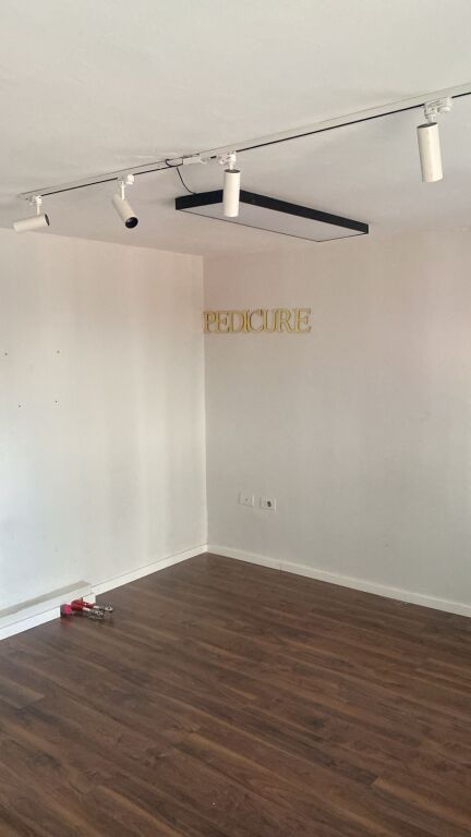 Dyqan me Qera ne qender !