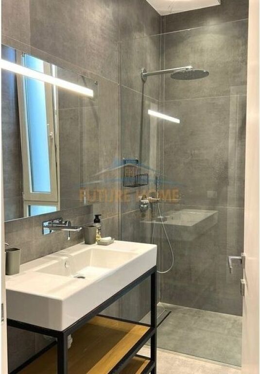 Në Shitje, Vila e Bashkangjitur + Shtëpi Mysafiri, Green Coast Residence