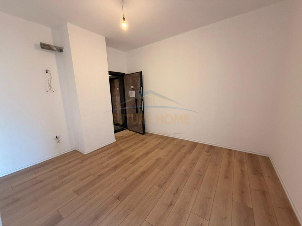 Rent, Apartment 2+1, Barricades Street, Tirana.