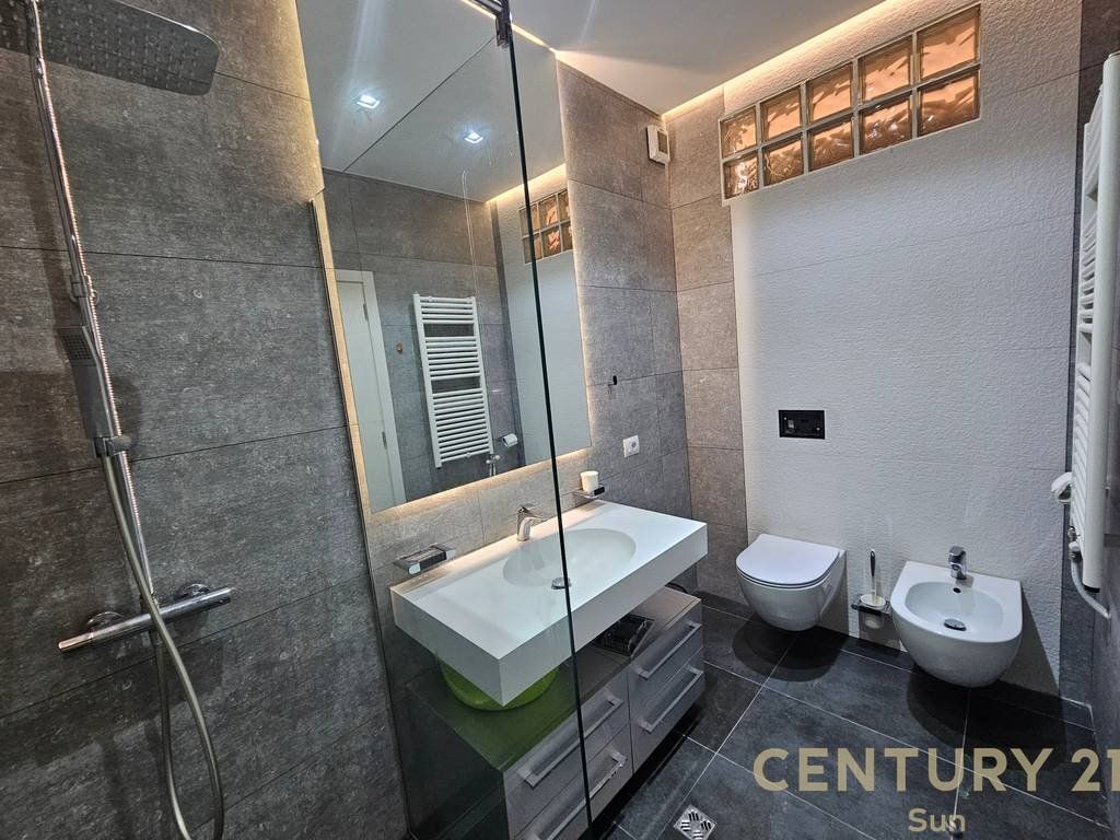 PREMIUM APARTAMENT 3+1+PARKIM PRANE KOPSHTIT BOTANIK