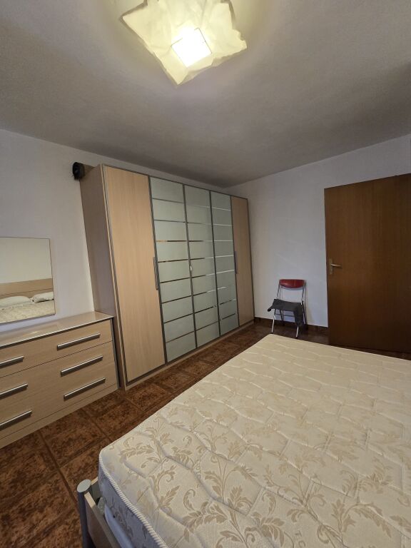 Apartament 2+1 per shitje ne rrugen Mine Peza