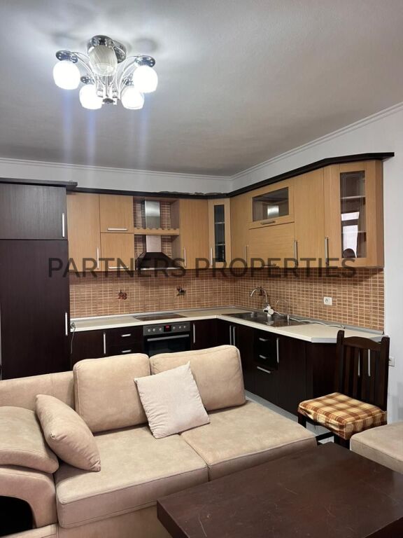 AFFITTASI 2+1 YZBERISHT NELA 6