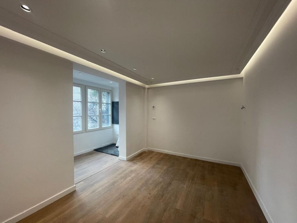 Ambjent Zyre me qera - Shkolla e Baletit