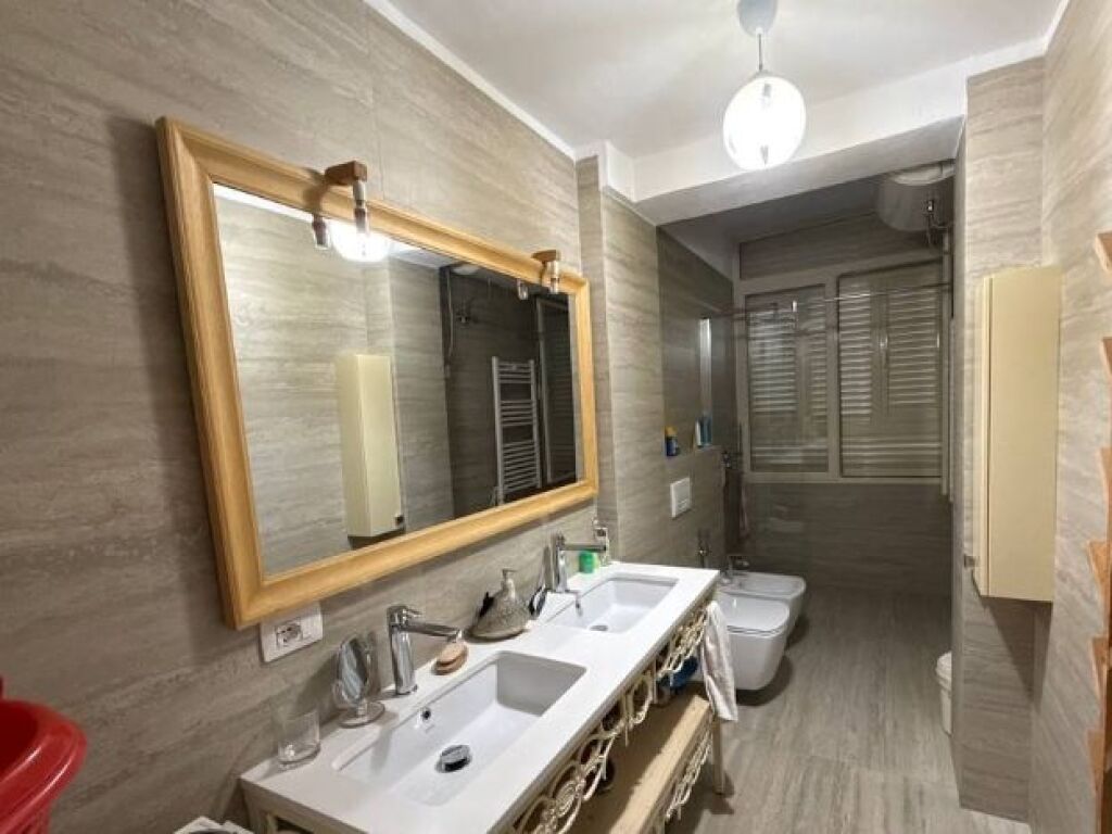 VENDESI APPARTAMENTO 2+1