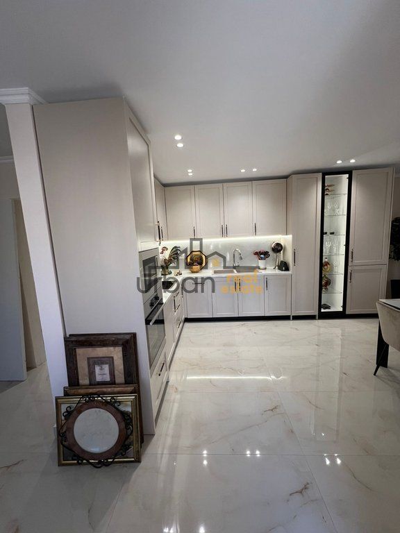 Qera, Vilë 2 Kate, Xhamllikun, Tiranë - 2000€ | 150 m²