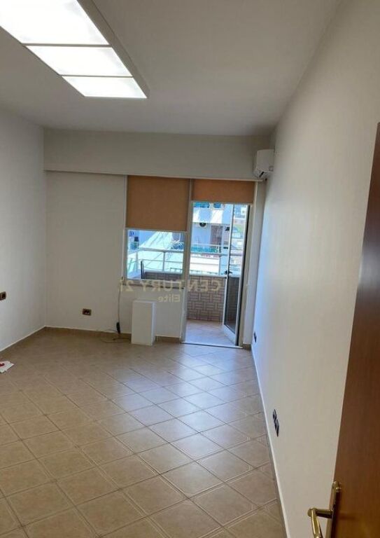 Ambient Zyrash 1+1 Me Qira, Myslym shyri