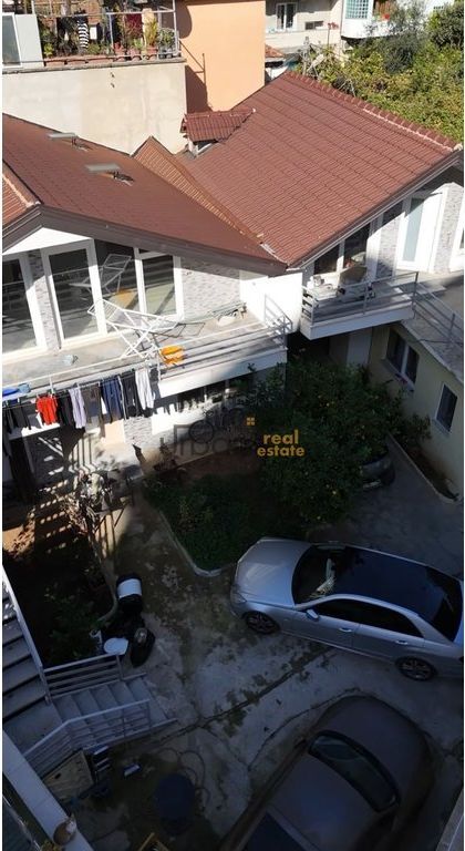 EKSKLUZIVE, Qera ,Dy Vila te bashkangjitura ,Selvia, Tiranë - 4500€ | 500 m²