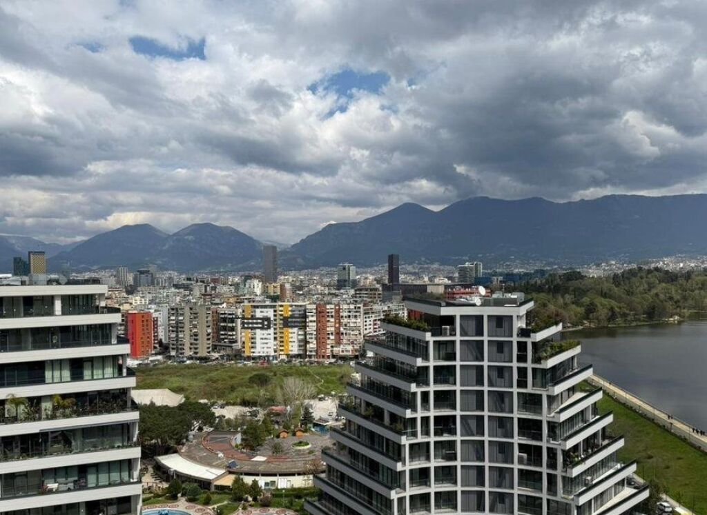 APARTAMENT 3+1+2+2 POSTE PARKIMI TEK LAKE VIEW