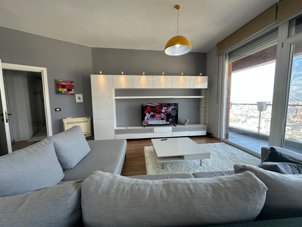 🏡Jepet me qira apartament 2+1+2 pranë Kopshtit Botanik 🌿 💰 Çmimi: 100,000 lekë / muaj