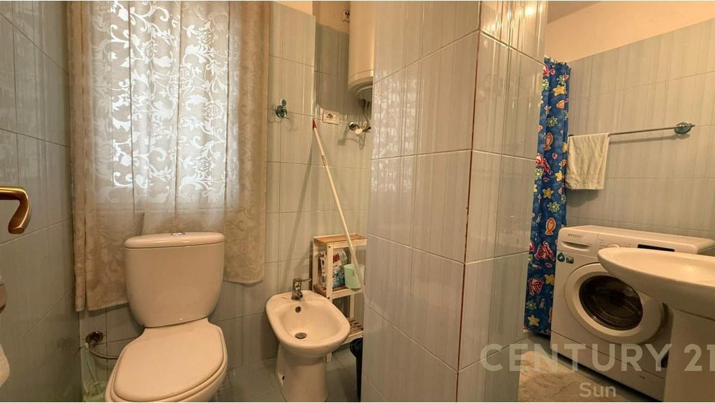 ZOGU I ZI, JAPIM ME QIRA APARTAMENT 2+1 !