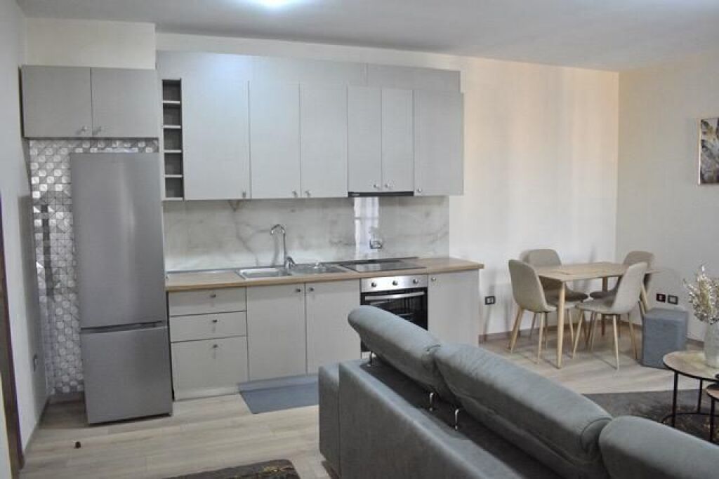 🏡 Jepet me qira apartament 1+1 📍 Tek Globe / përballë Delijorgjit💶 Çmimi: 600€/muaj