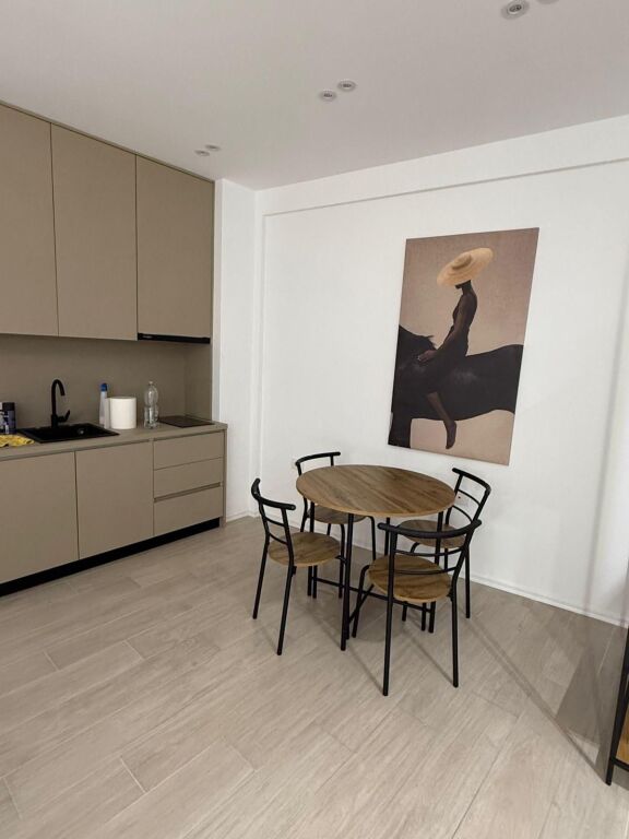 Qera | Garsoniere | Rruga 5 Maji | 400 €/muaj