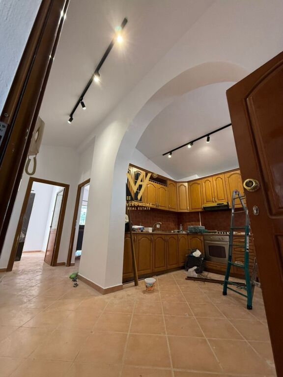 JEPET APARTAMENT 3+1+3 BLK ME QERA NE SELITE 55.000 LEKE