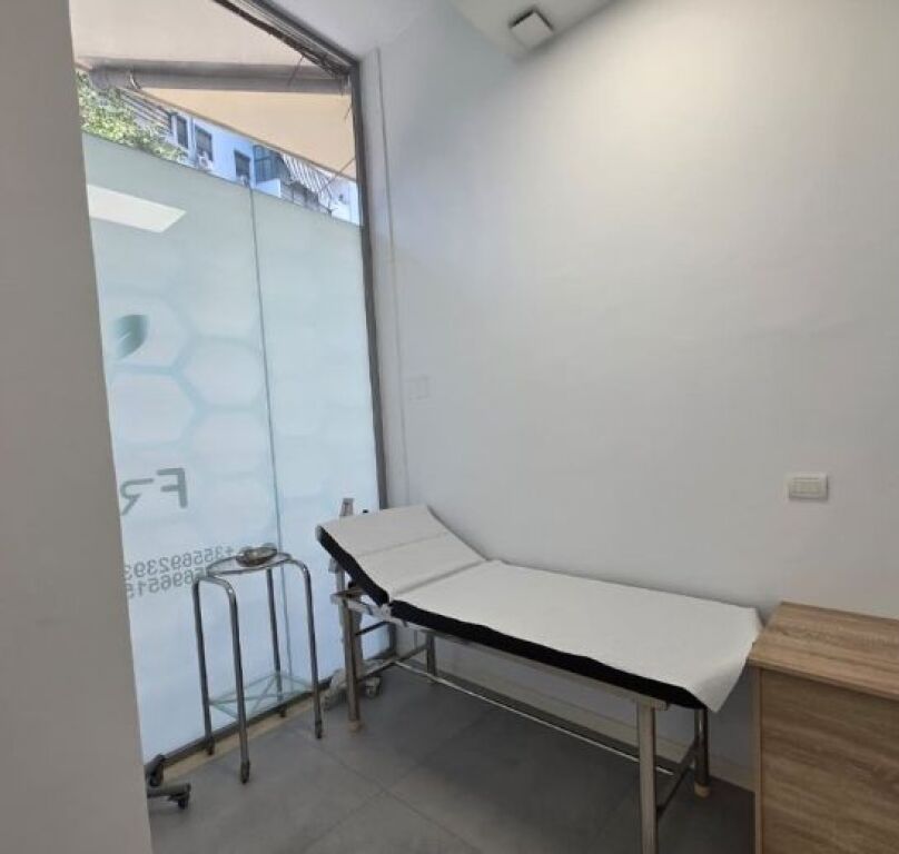 Ambient Klinike per qera