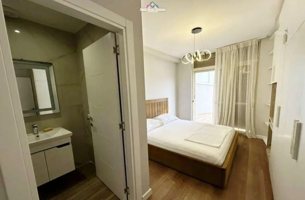 Apartament Me Qera 2+1+2 Tek Rruga e Barrikadave (ID B2201844) Tirane