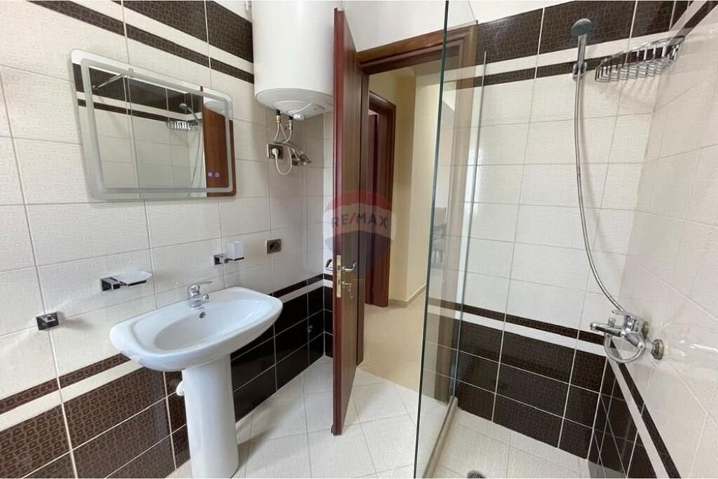🌊 APARTAMENT 1+1 ME QIRA – UJI I FTOHTË, VLORË