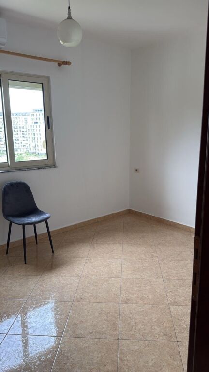 Affitto | Apartament 2 + 1 | Fusha Aviacionit | 600 €/mese