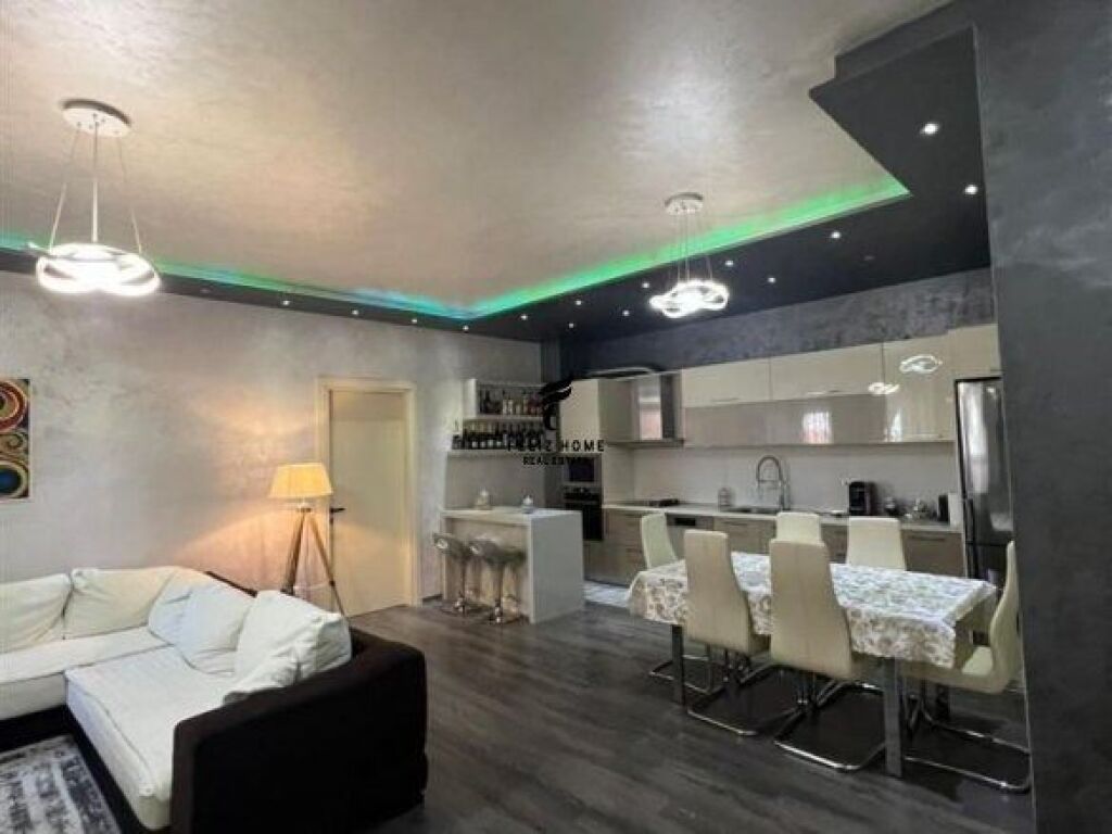 IN VENDITA APPARTAMENTO 2+1+2 VIA KAVAJA 290.000 EURO FH-69099