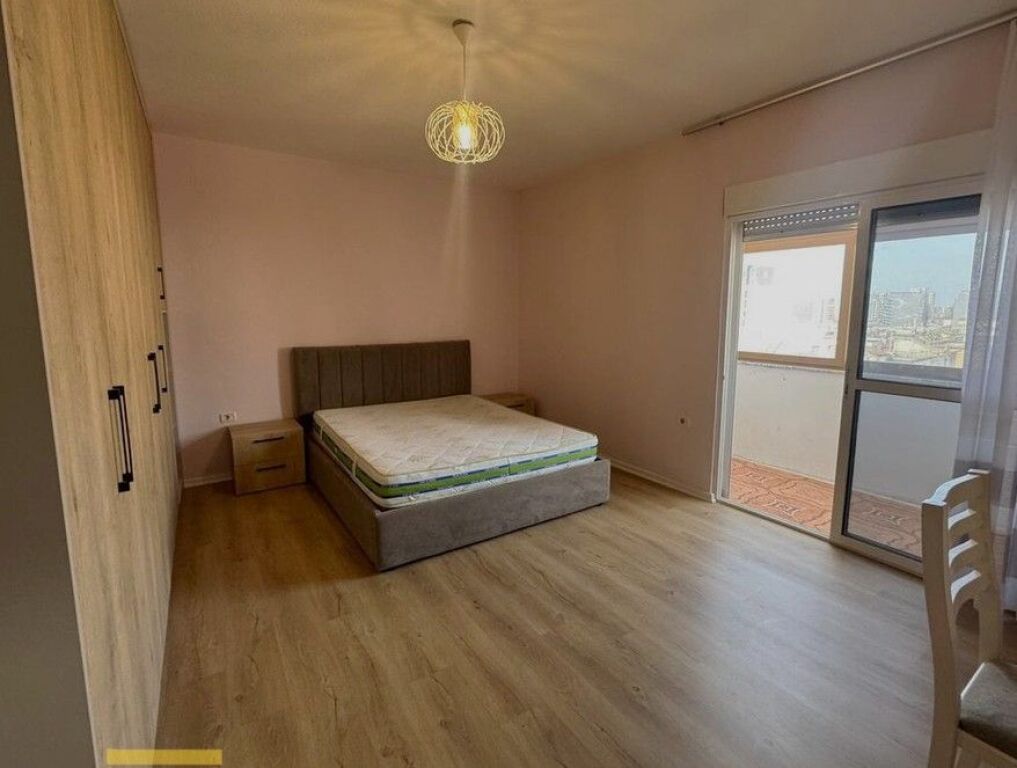 In vendita, Appartamento 2+1, Via Kavaja, Tirana.