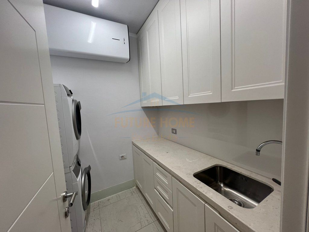 Rent, Apartment 3+1+2+ 2 Parking Spaces, Commune of Paris