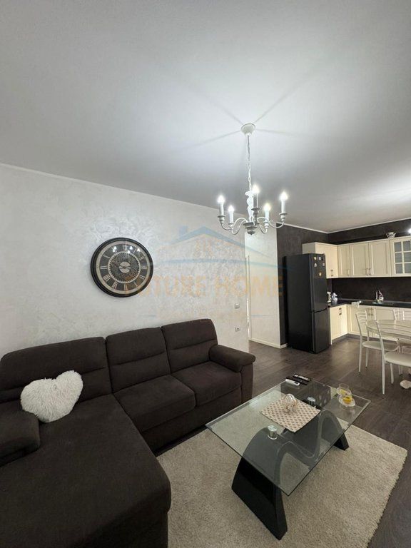 Qera, Apartament 2+1+2+ Post parkimi , Fresk