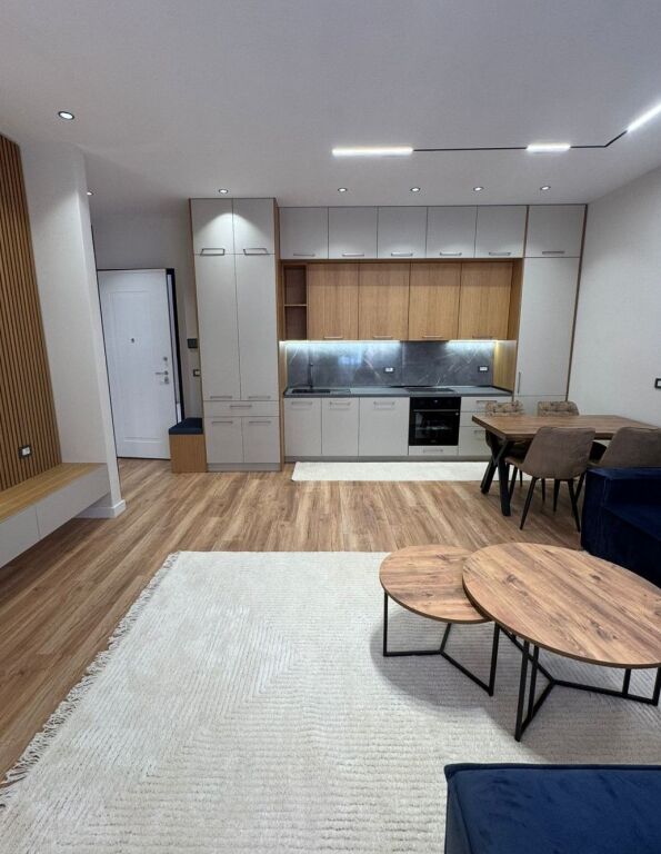 1+1 in affitto, Delijorgj