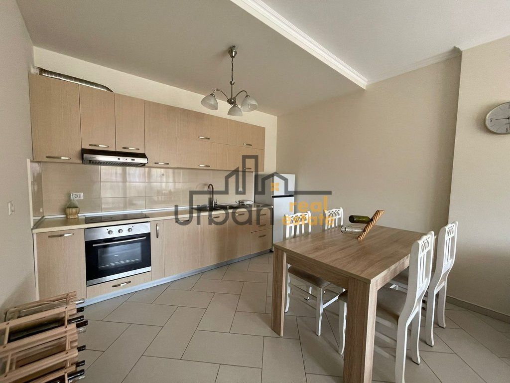 Qera, Apartament 2+1, Perball Delijorgjit, Tiranë - 750€ | 76 m²