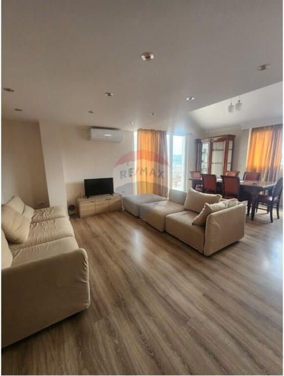 Penthouse - Për Shitje - Liqeni i Tiranës, Tiranë(ID: 530561001-108)