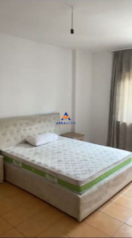 JEPET APARTAMENT 2+1 ME QERA "TEK 21 DHJETORI, RR. SHEFQET MASARAI" 60.000 LEKE