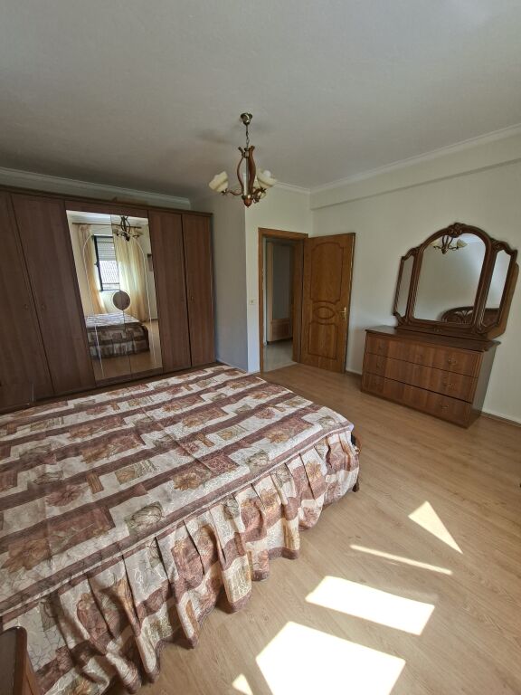 VENDESI APPARTAMENTO 3+1+PAPAFINGO VICINO AL 21 DICEMBRE