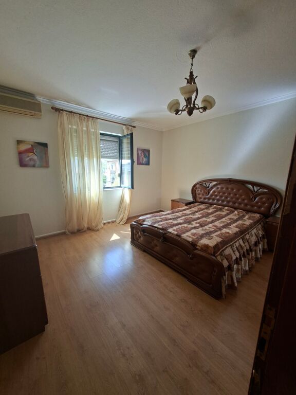 VENDESI APPARTAMENTO 3+1+PAPAFINGO VICINO AL 21 DICEMBRE