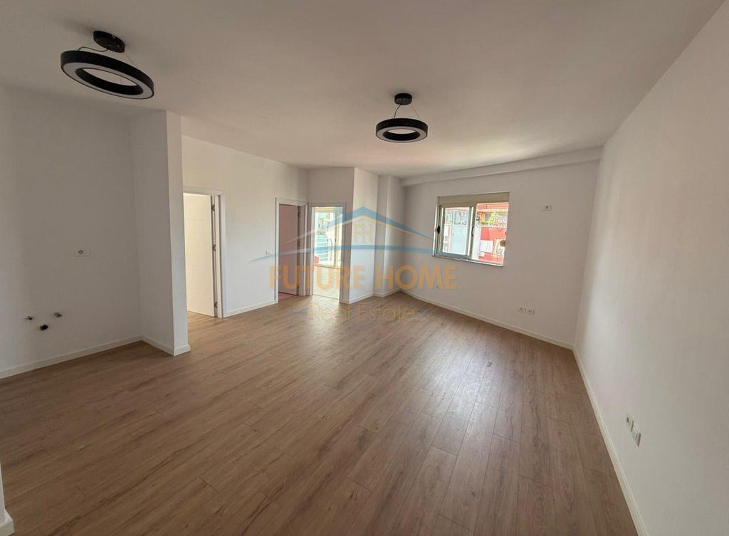 Shitet, Apartament 2+1,  Kodra e Diellit,Tiranë.