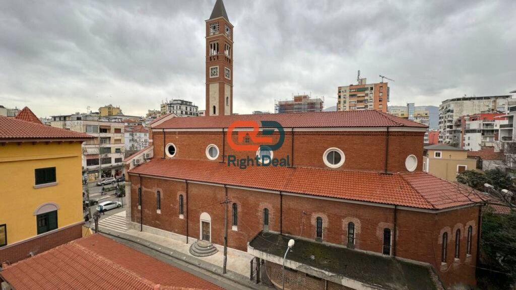 Tek Rruga e Kavajes, Shitet Super Apartament 1+1, Totalisht I Investuar !!