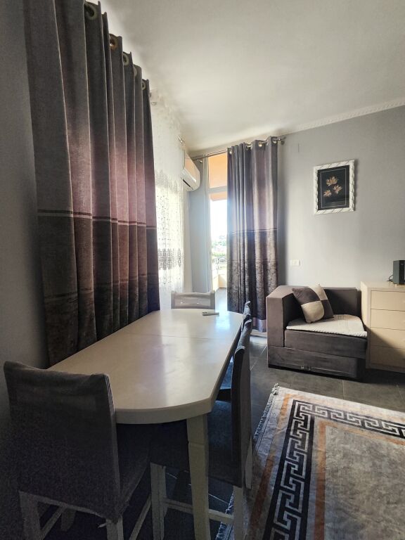 1+1 near Trida Lounge Astir