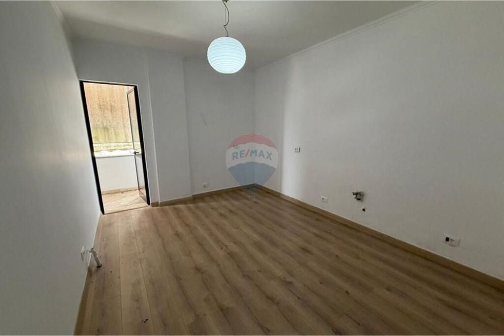 APARTAMENT 2+1 PER SHITJE NE LAPRAKE