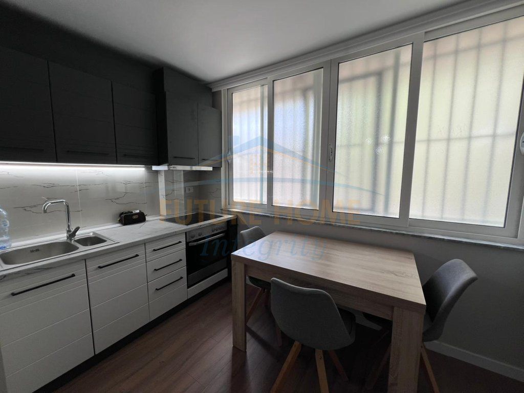 Qera, Apartament 2+1, Blloku, Tiranë.
