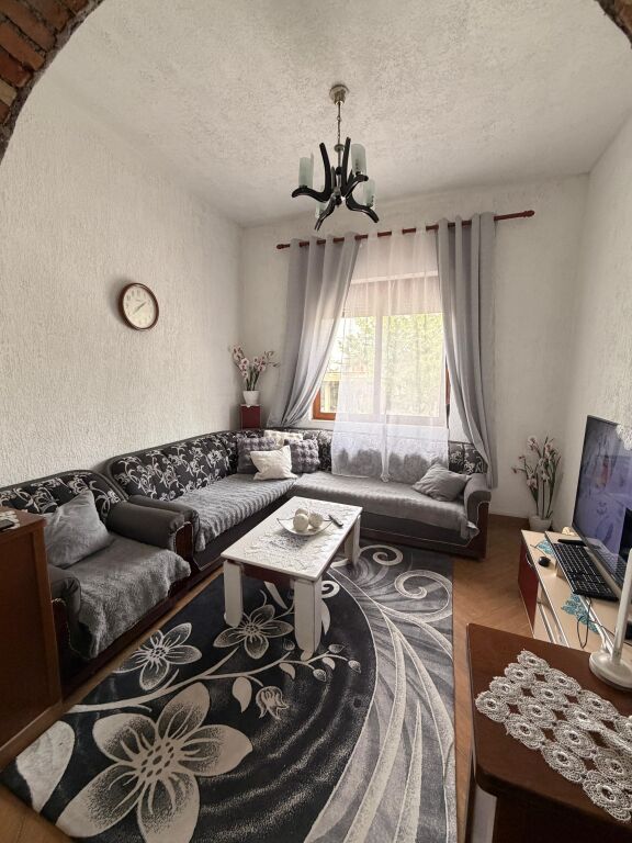 SHITET GODINE 2-KATESHE NE ZONEN E NISHTLLES, DURRES