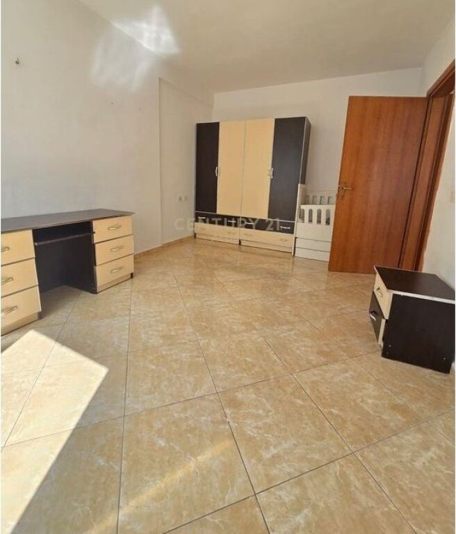 Vendiamo appartamento 1+1, molto vicino al Complesso Magnet