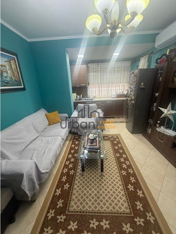 For rent, 2+1 Apartment, Commune of Paris, Tirana - 700€ | 80 m²