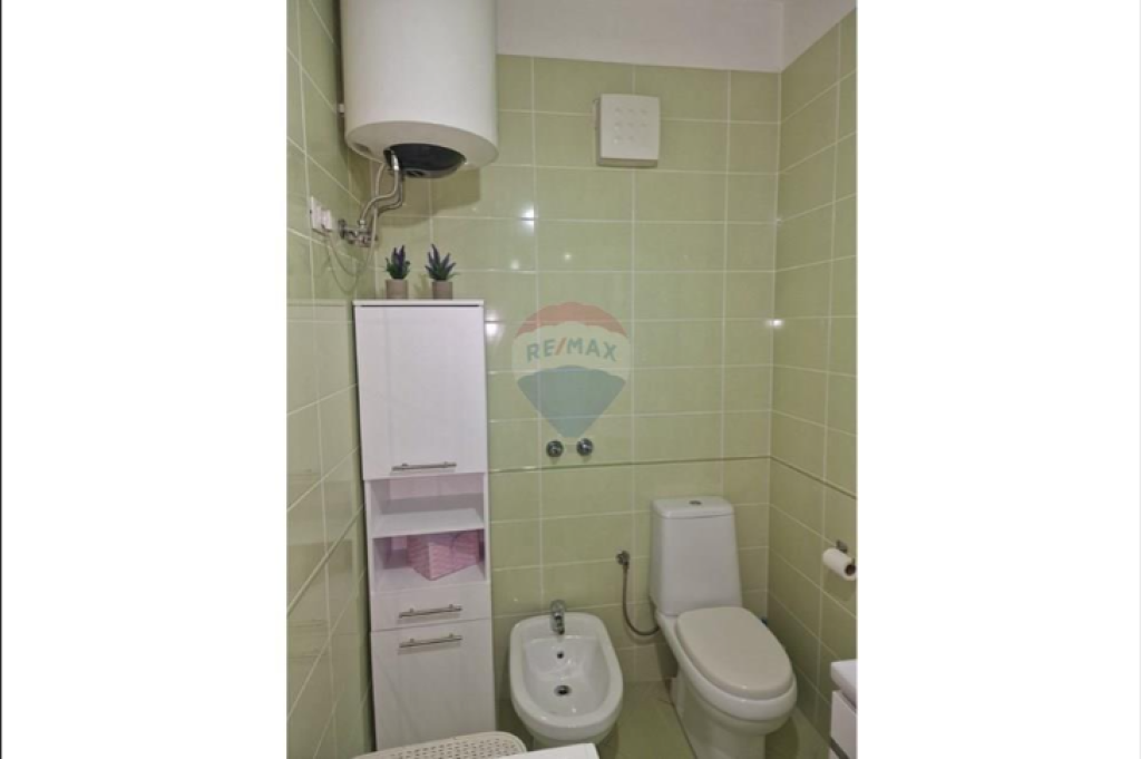 Appartamento in affitto 1+1 a Komuna e Parisit