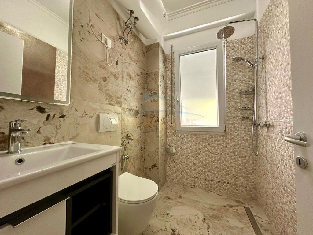 Qera, Apartament 3+1+2, Kopshti Botanik