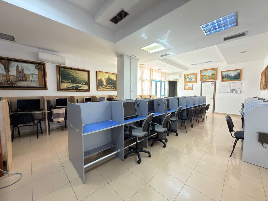 Locale commerciale in vendita – Via Elbasan, di fronte all'Ambasciata Americana 600.000 €