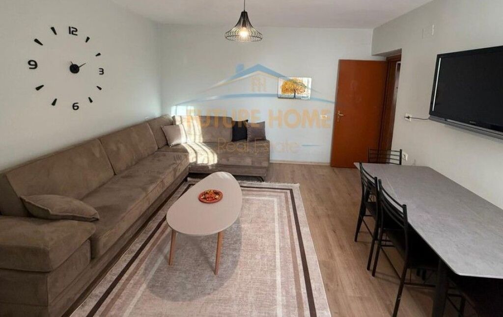 Qera, Apartament 2+1, Tregu Elektrik , Tiranë.