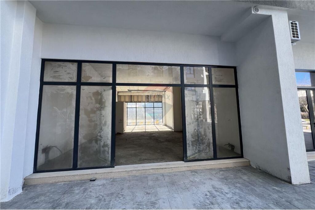 🏪 SUPER OCCASIONE SUL LUNGOMARE, VLORË!