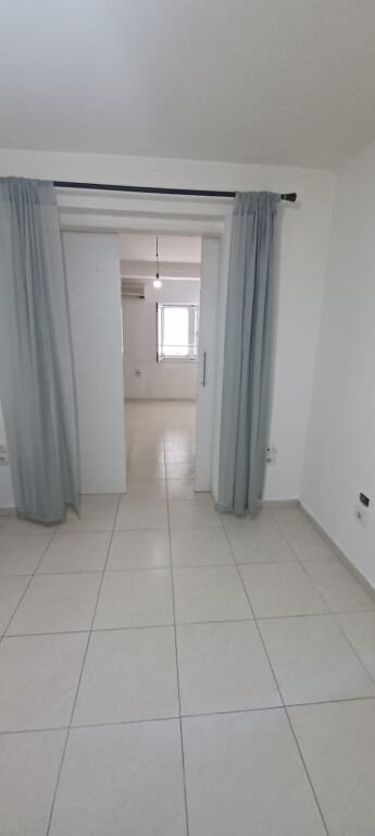 Jepet Me Qera Apartament 3+1+2 Tualete ++1 Ballkon