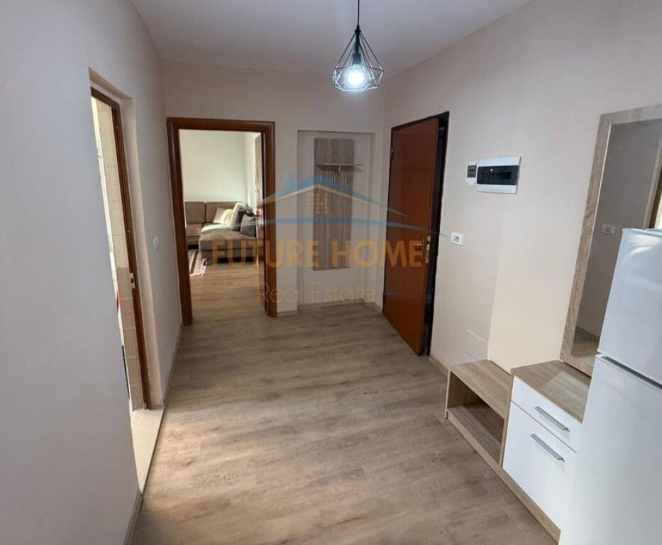 Qera, Apartament 2+1, Tregu Elektrik , Tiranë.