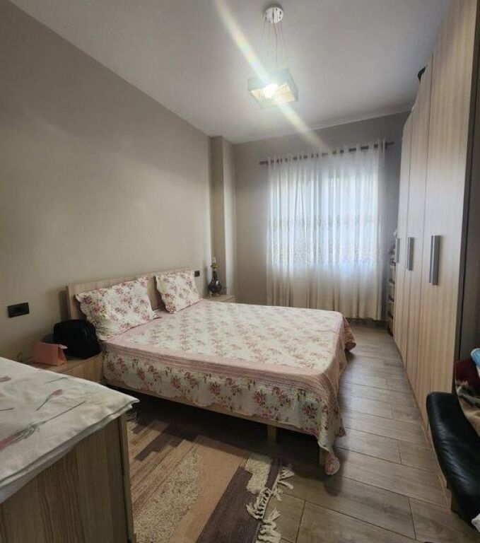 Apartament ne shitje 1+1 , Fresku